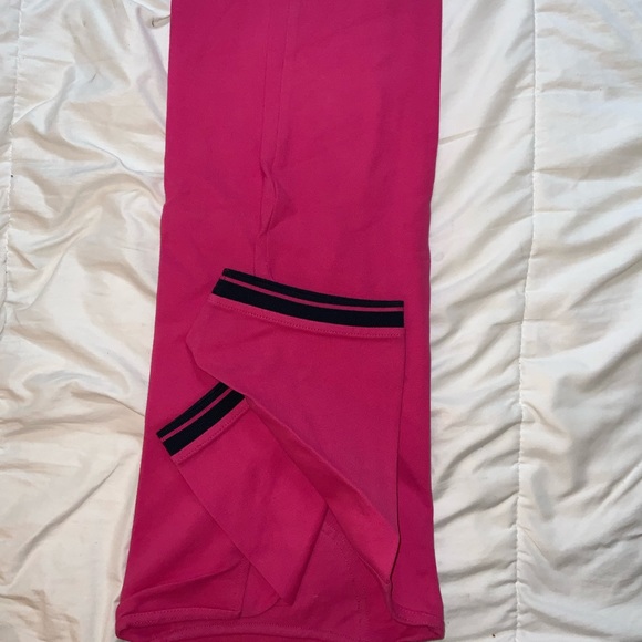 Henry Lloyd, Brand New Shirt, size L, pit to pit 22”, beautiful dark pink colour - Picture 2 of 5